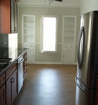 5th image of 1127 1/2 S Oakhurst Dr