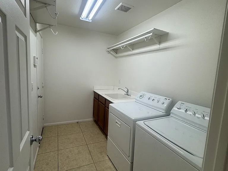79667 Winsford Dr — Photo 16