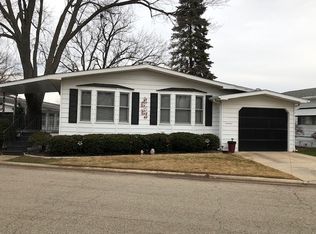 1049 Lakeview Rd, Elgin, IL 60123