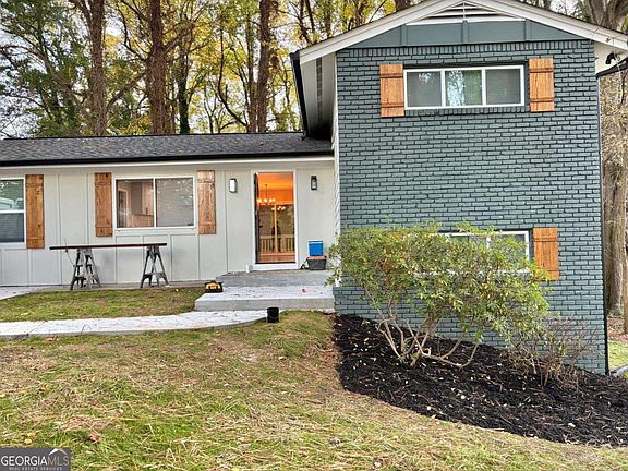 2nd image of 2485 Ortega Way