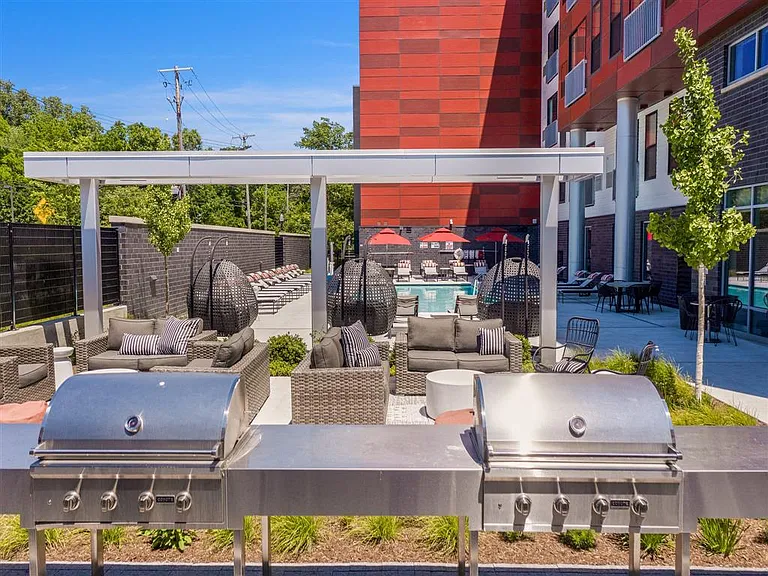 Beekman on Broadway Pool and Grills (Shared by Both Buildings)