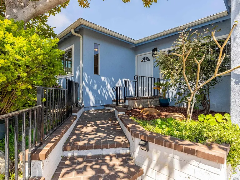5146 Solar St — Photo 2