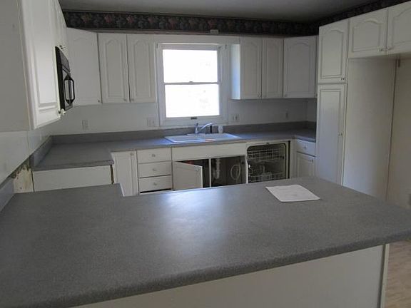 3rd image of 22685 Spicewood Dr