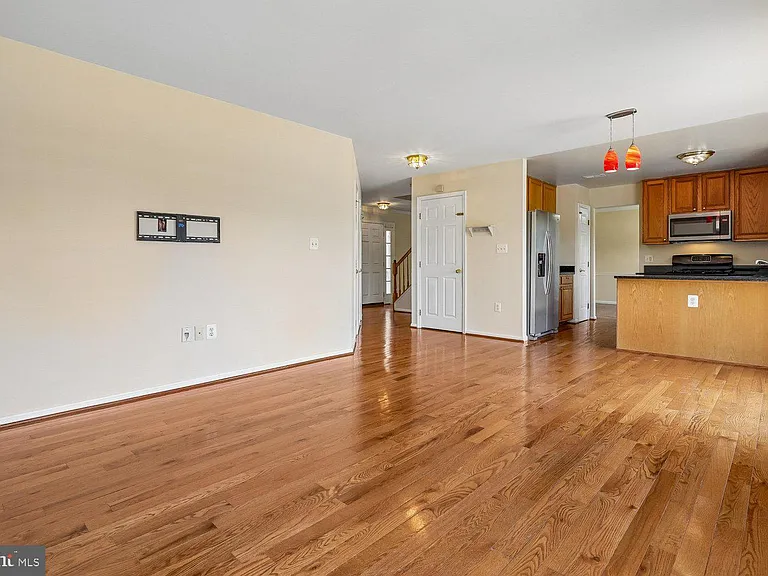 14677 Cloverdale Rd — Photo 28