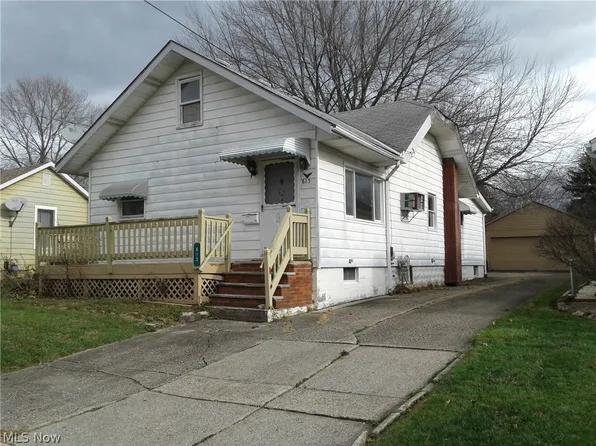 613 Jackson St, Amherst, OH 44001