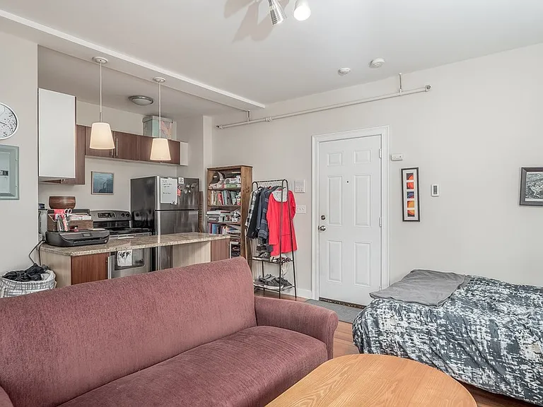 95 College Ave #1 — Photo 4