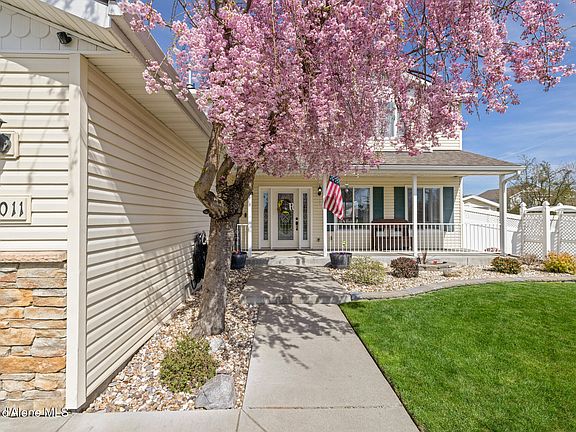 3rd image of 4011 W Princetown Ln