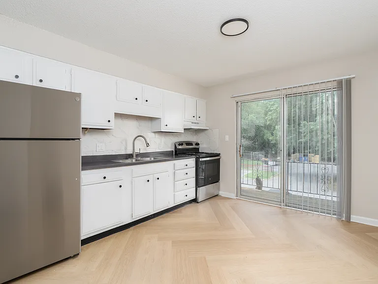 402 N Oakland Ave #7 — Photo 1
