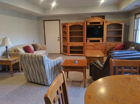 8550 Waverly Rd, De Soto, KS 66018