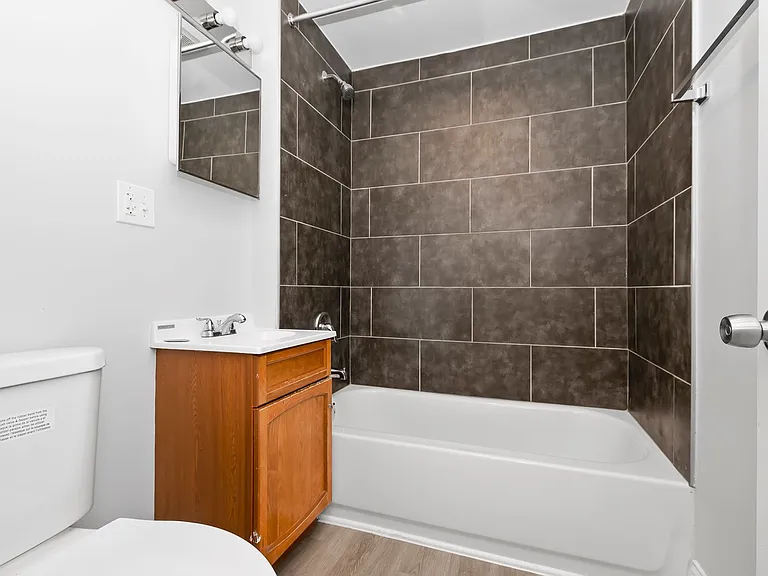 2453-2455 W Marquette Rd #6705-6711 — Photo 7
