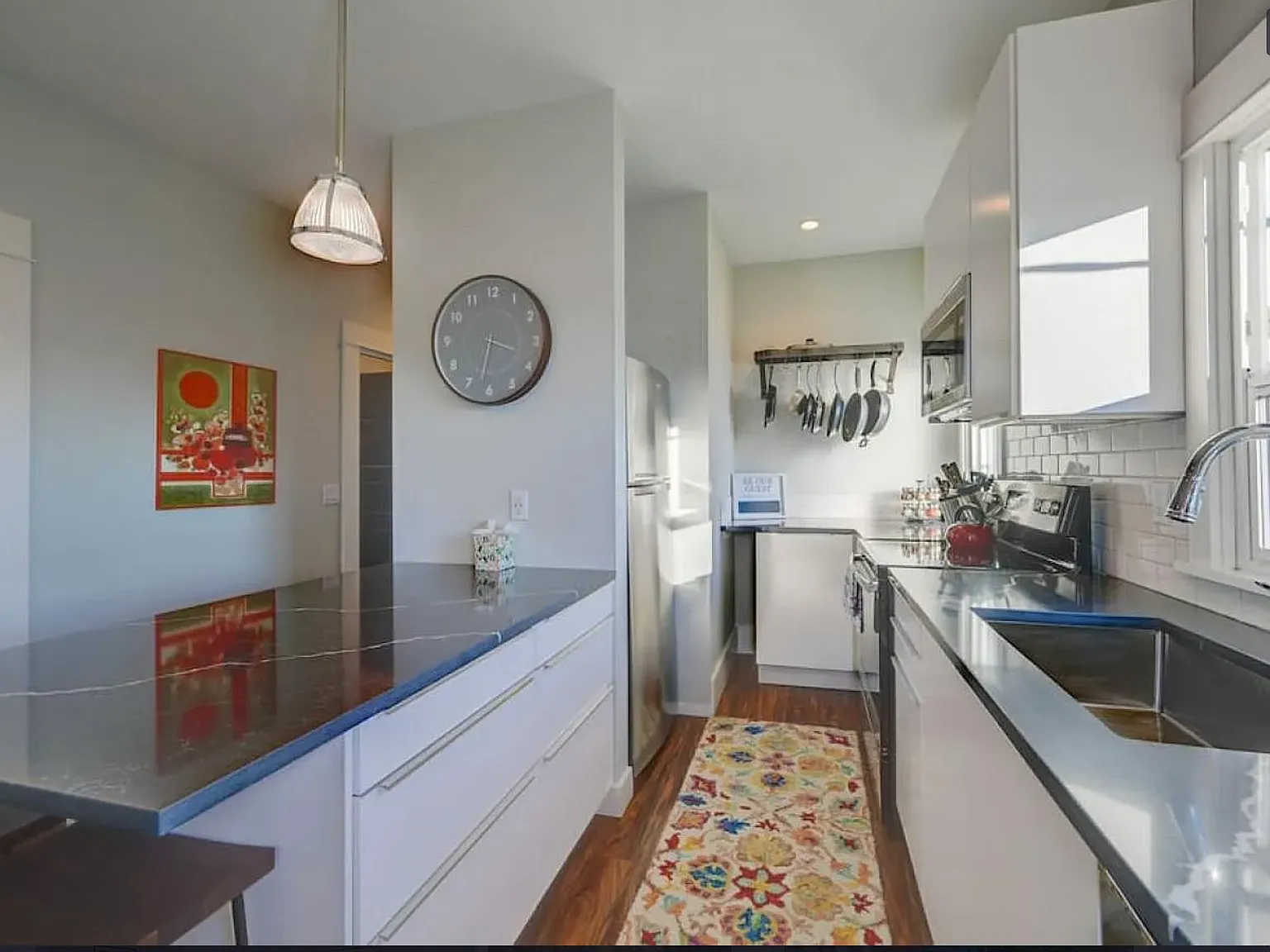 3 bed, 1320 sqft, $4,200 — Photo 4
