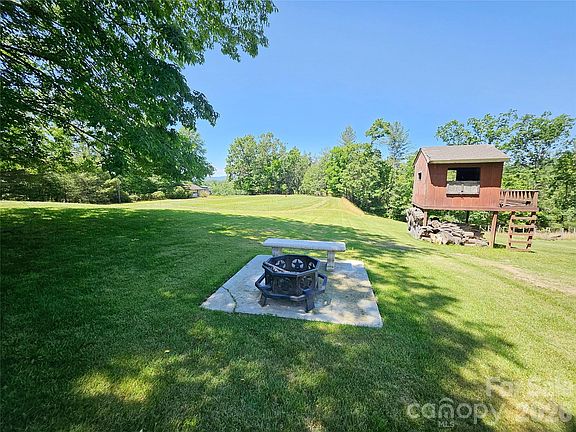 5th image of 72 Ridgetop Ln