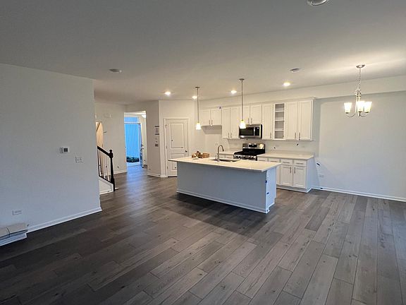 2nd image of 4120 Chelsea Manor Cir #703