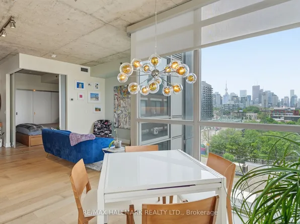 630 Queen St E #602, Toronto, ON M4M 1G3