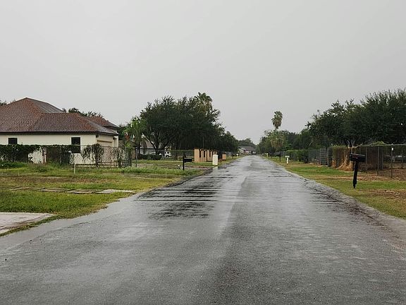 4th image of 701 Green Valley Dr