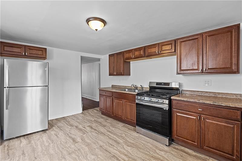 621 HULTON ST Carnegie PA Zillow