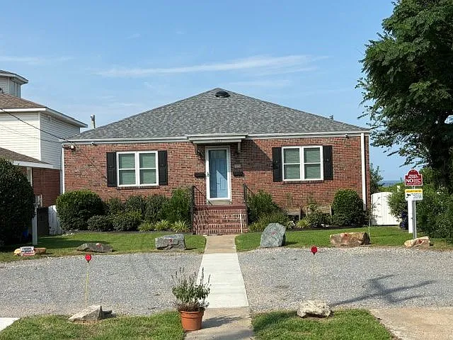 2 bed, 1.0 bath, 1000 sqft, $3,700 — Photo 3