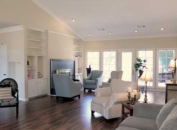 4th image of 2108 Bowen Dr