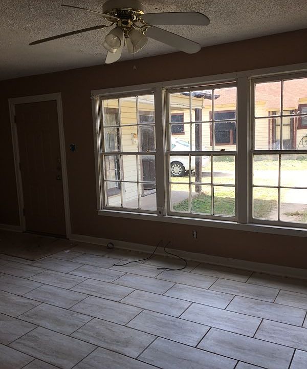 1st image of 702 Carrie Ave