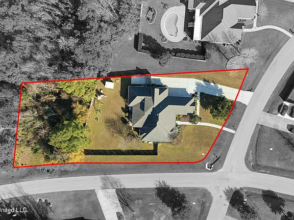 3rd image of 6205 Silverleaf Dr E