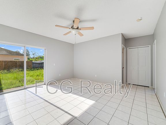 5th image of 325 Marquee Dr