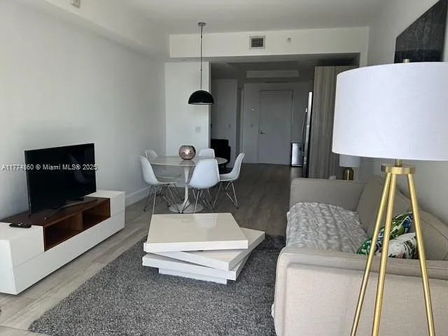 121 NE 34th St #1903 — Photo 10