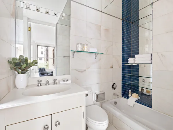 33 East 70th Street image 11 of 14