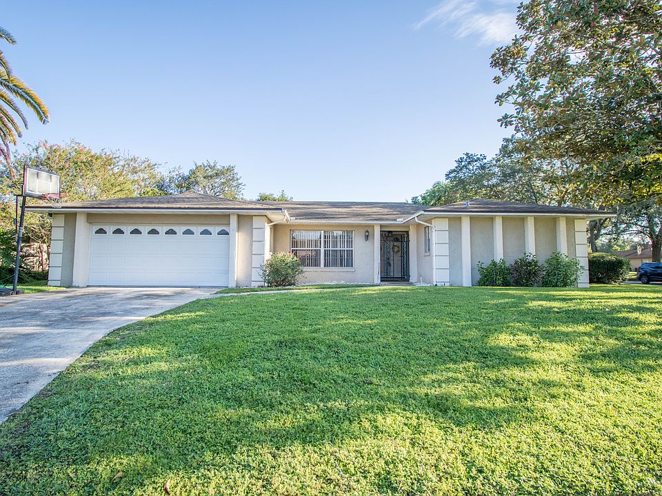 1st image of 200 W Cottesmore Cir