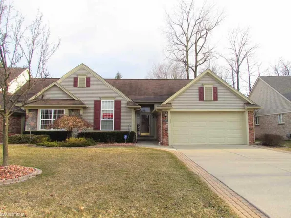 5776 Woodview Dr, Sterling Heights, MI 48314