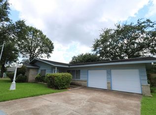 3167 Walnut St, Groves, TX 77619