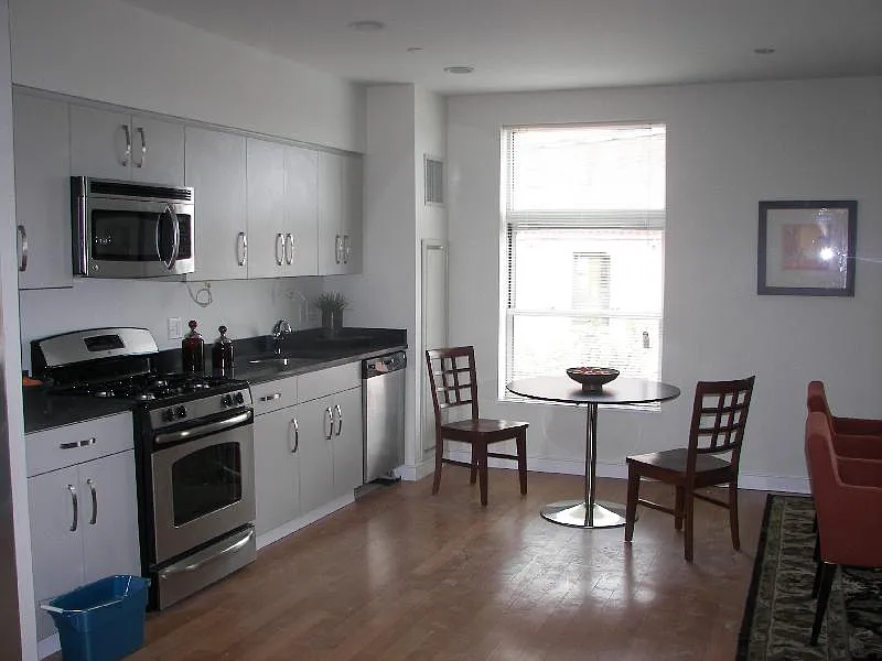 2 bed, 1.5 bath, 1199 sqft, $4,500 — Photo 4