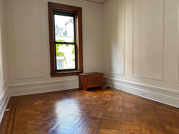 4th image of 3 W 75th St APT 3B