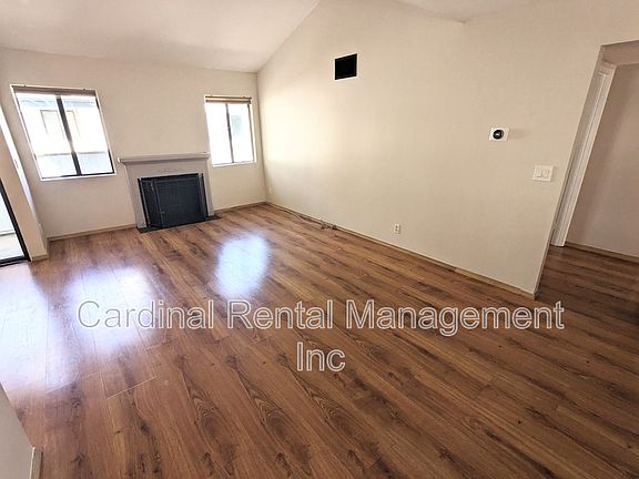 2nd image of 10510 Sunland Blvd Unit 5