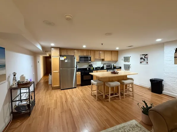 1422 Belmont St NW #B, Washington, DC 20009