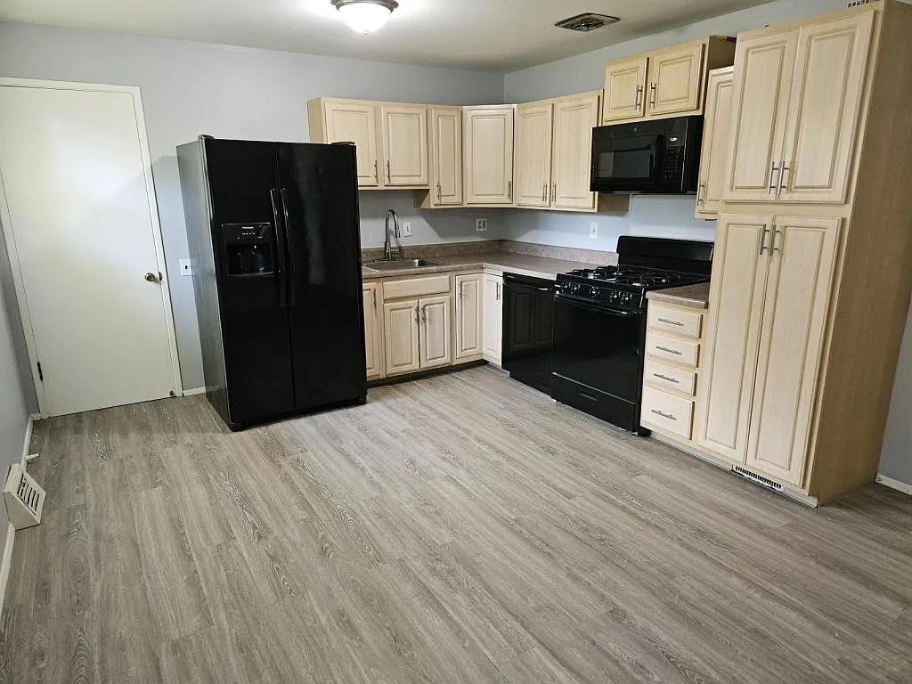 1710 Keelen Dr photo 1