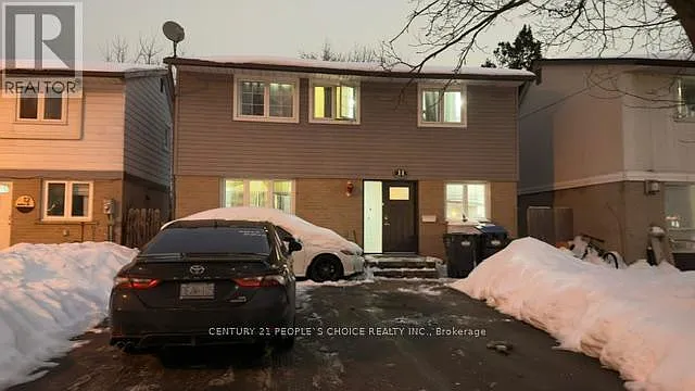 11 Habitat Sq photo 1