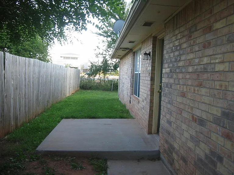832 W Forest Dr — Photo 2