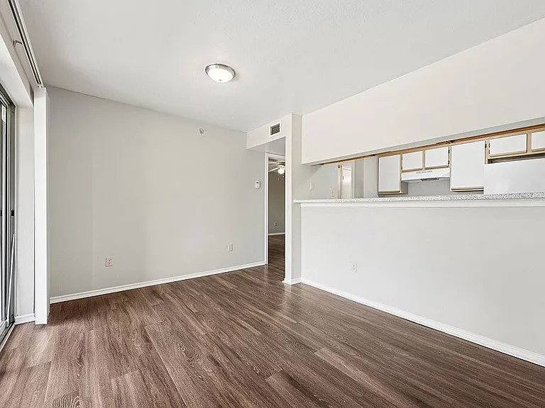 Valley Trails Apartments — Photo 8