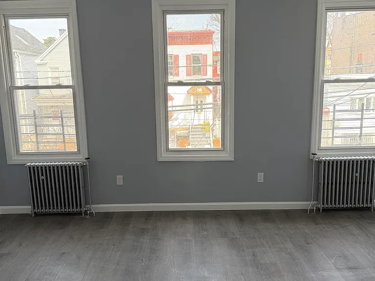 419 4th St #2 — Photo 7