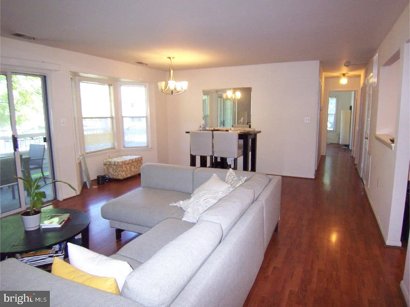 2 bed, 2.0 bath, 1183 sqft, $2,500 — Photo 2