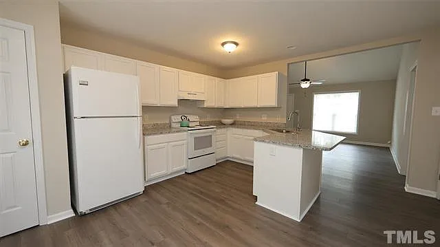 1056 Mailwood Dr — Photo 6