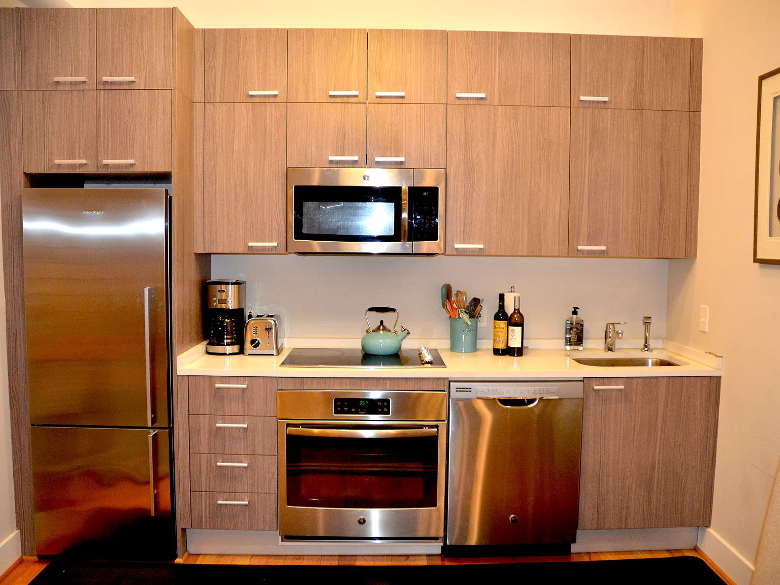 1072 Thomas Jefferson St NW — Photo 4