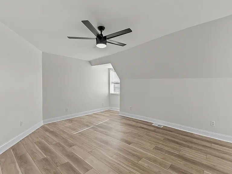 3258 Ohio Ave #2F — Photo 12