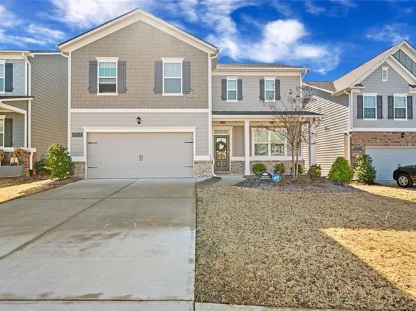 6713 Moondancer Ct, Flowery Branch, GA 30542