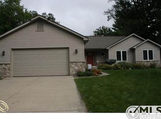 579 Trombley Dr, Troy, MI