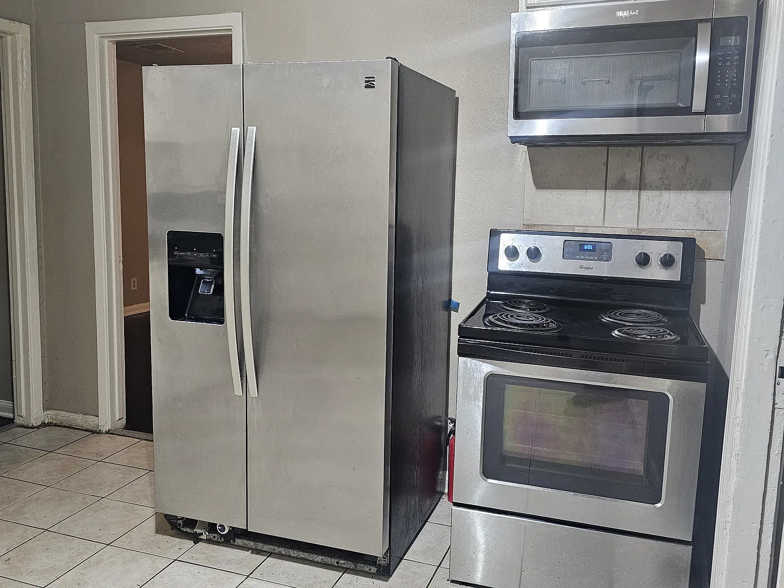 4 bed, 1700 sqft, $1,800 — Photo 2