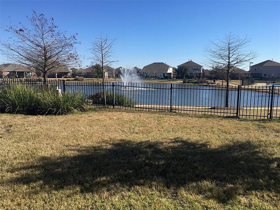 1st image of 15406 Macy Dr