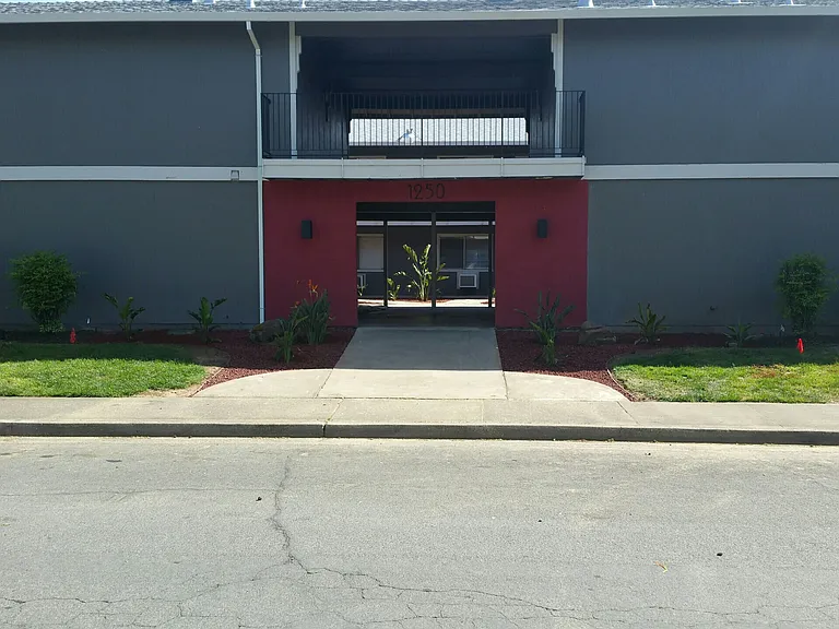 1210-1250 Kenny Dr — Photo 24