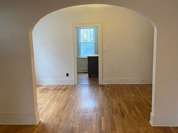 4th image of 1429 E 1st Ave
