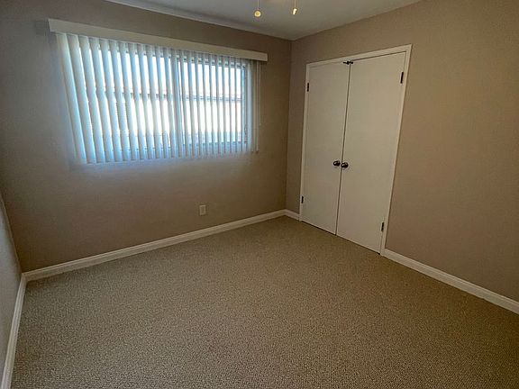4th image of 2924 Juniper St #18